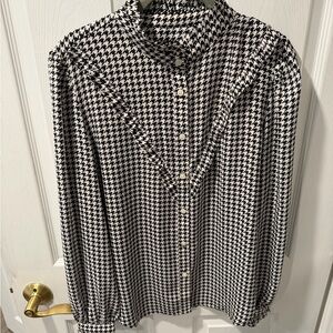 Ann Taylor Black & White Houndstooth Button-Up Shirt